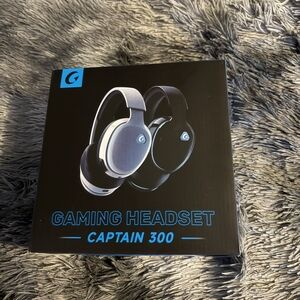 Captain 300 On-Ear Headphones - Black and Silver